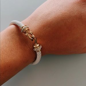 White and gold bracelet